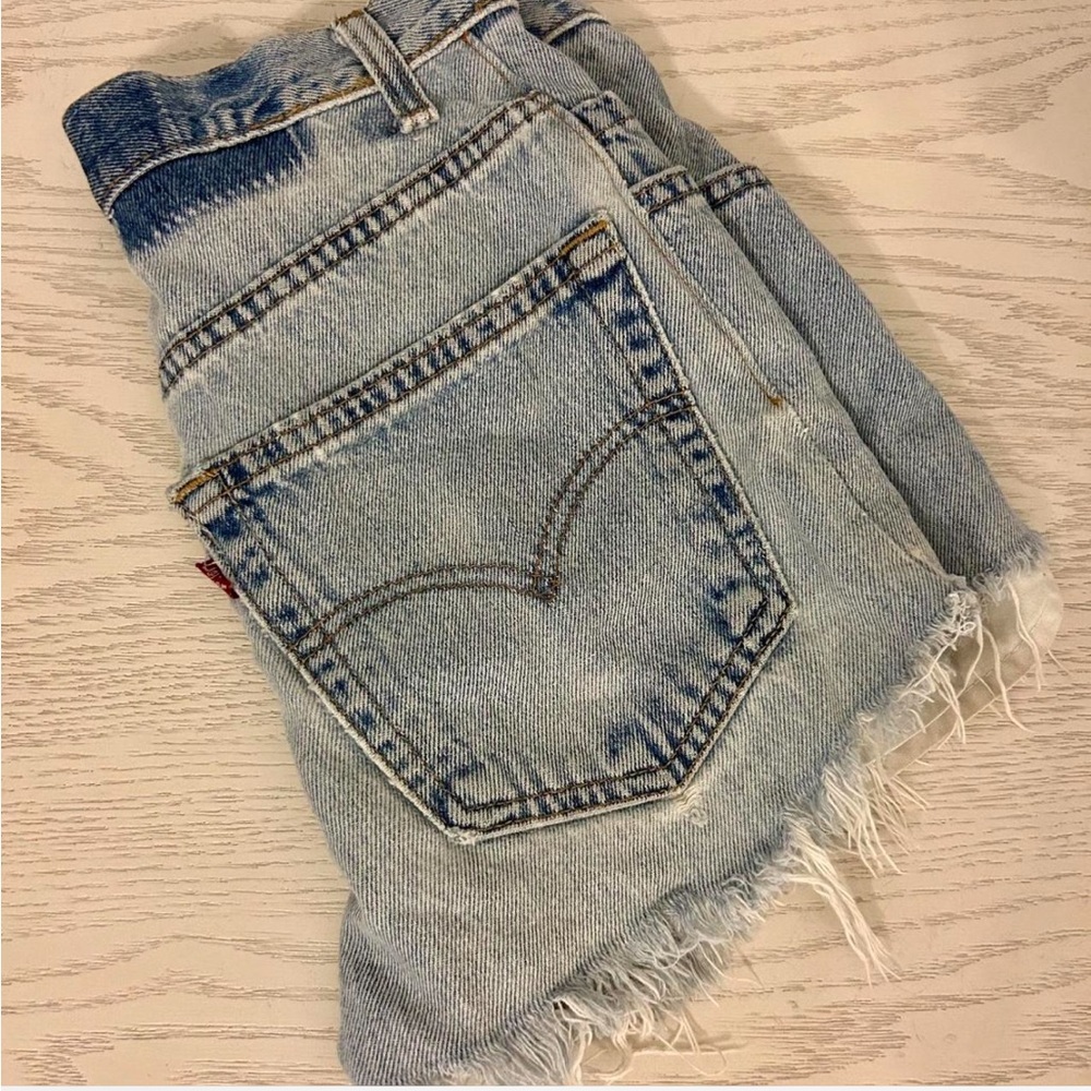 Vintage Levi’s Light Wash High Waisted Denim Jean Shorts